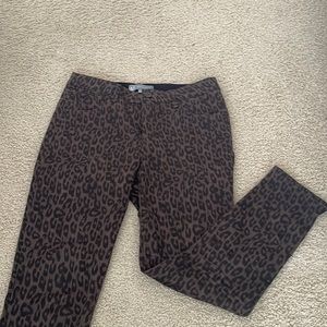 Wit & wisdom stretch leopard jeans with elastic waist